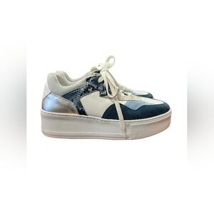 La Canadienne Sneaker Chunky Sole Snake Print Blue Grey White EUC Size 41